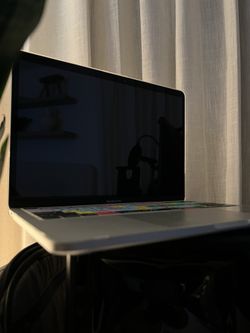 Macbook Pro 13 Inch M1 512gb $800 No Longer Needed Because I Upgraded To An M4