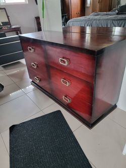 Dresser