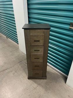 Very cute standing jewelry box with a lot of compartments