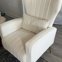 2 Sets Of Arm Chair Really Good Condition.