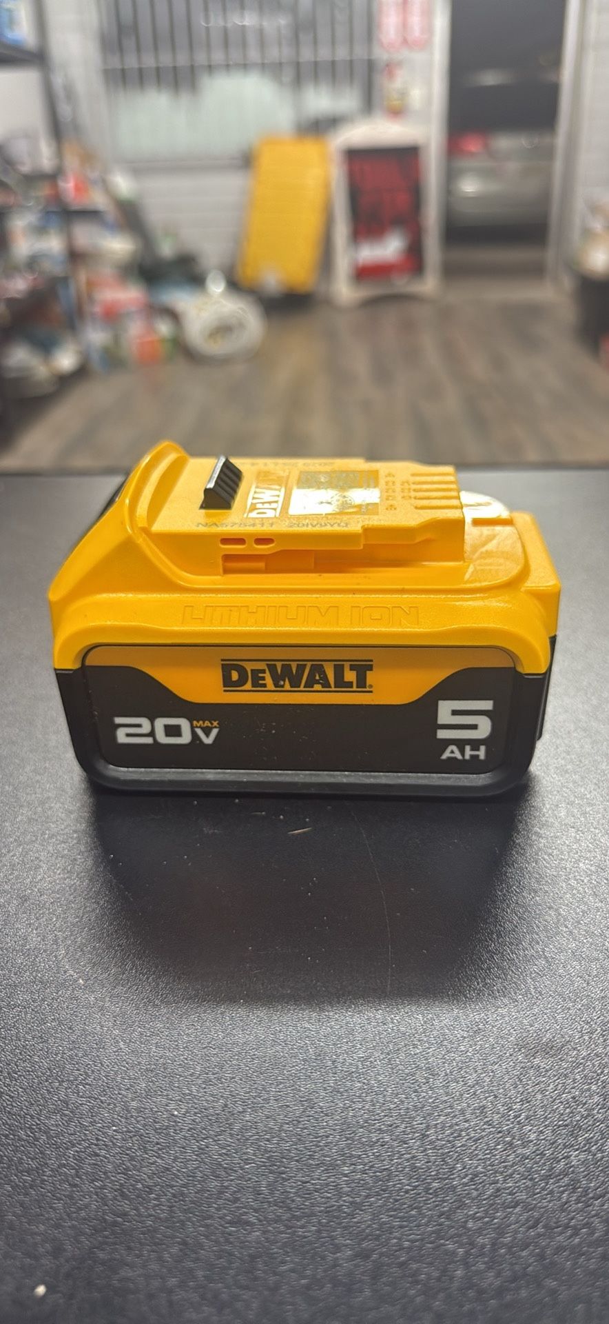 20V MAX Premium Lithium-Ion 5.0Ah Battery Pack