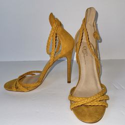  Heels  Size 8 Color Yellow 