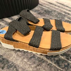 New Women’s Shoes Sandals 71/2