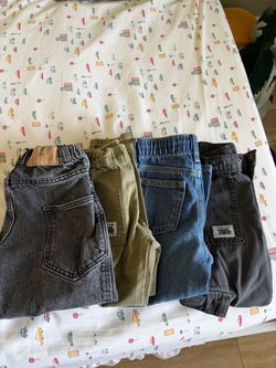 Bundle of 4 toddler boy jeans size 4t