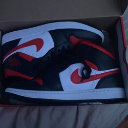 Jordan 1 Mid