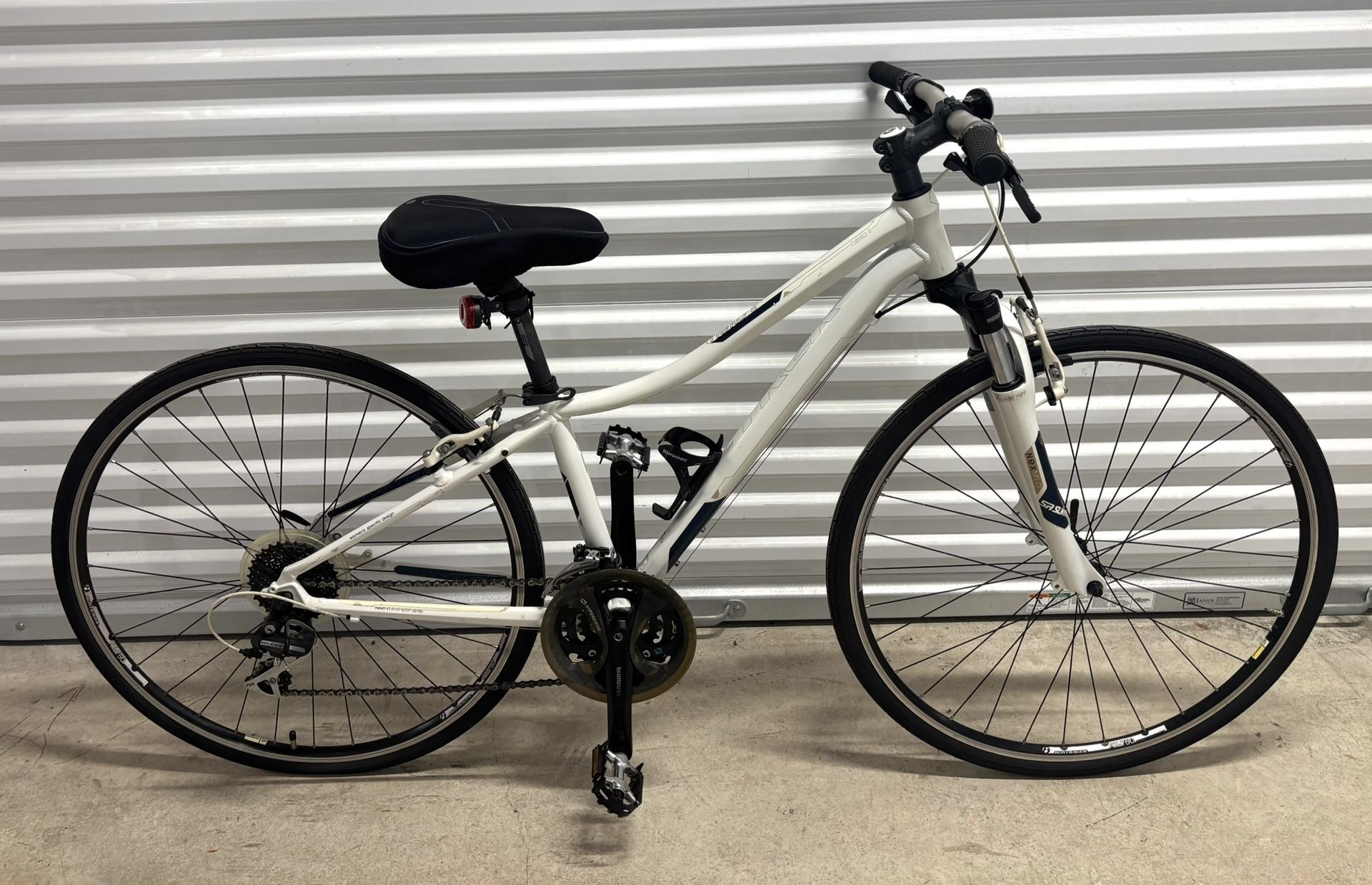 2013 Trek Neko S 17 Inch Frame. Excellent Condition!