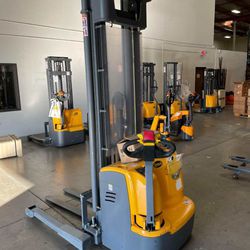 BRAND NEW FULL ELECTRIC PALLET STACKER