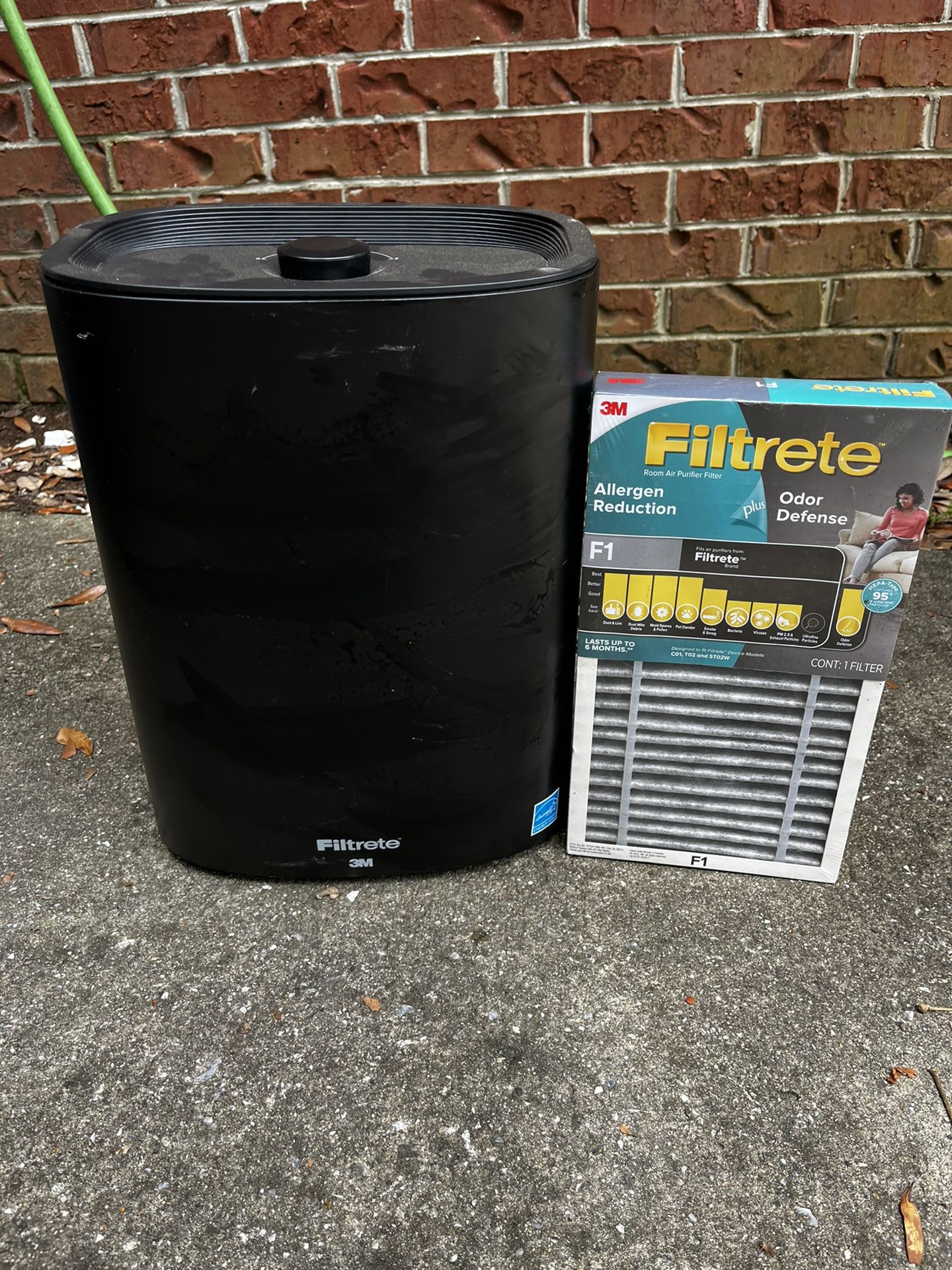 Air Purifier Filtrete 3 M And Spare Filter Price Negotiable 