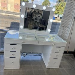 VANITY SET 8 DRAWER W USB
