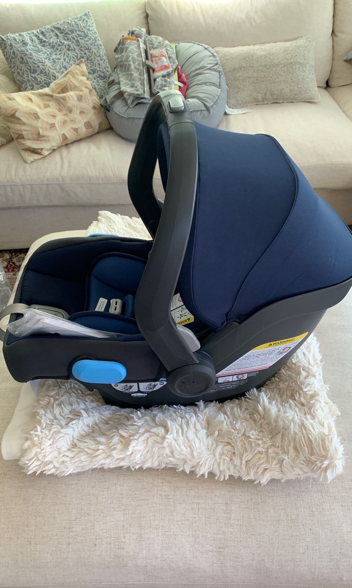 COMPLETELY NEW UPPAbaby Mesa car seat