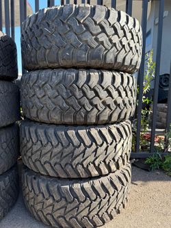35*12.50r18 Falken Tires con 70% de vida las