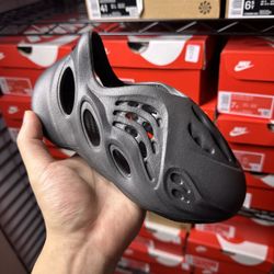 Adidas Onyx Yeezy Foam Runner Size 12K 