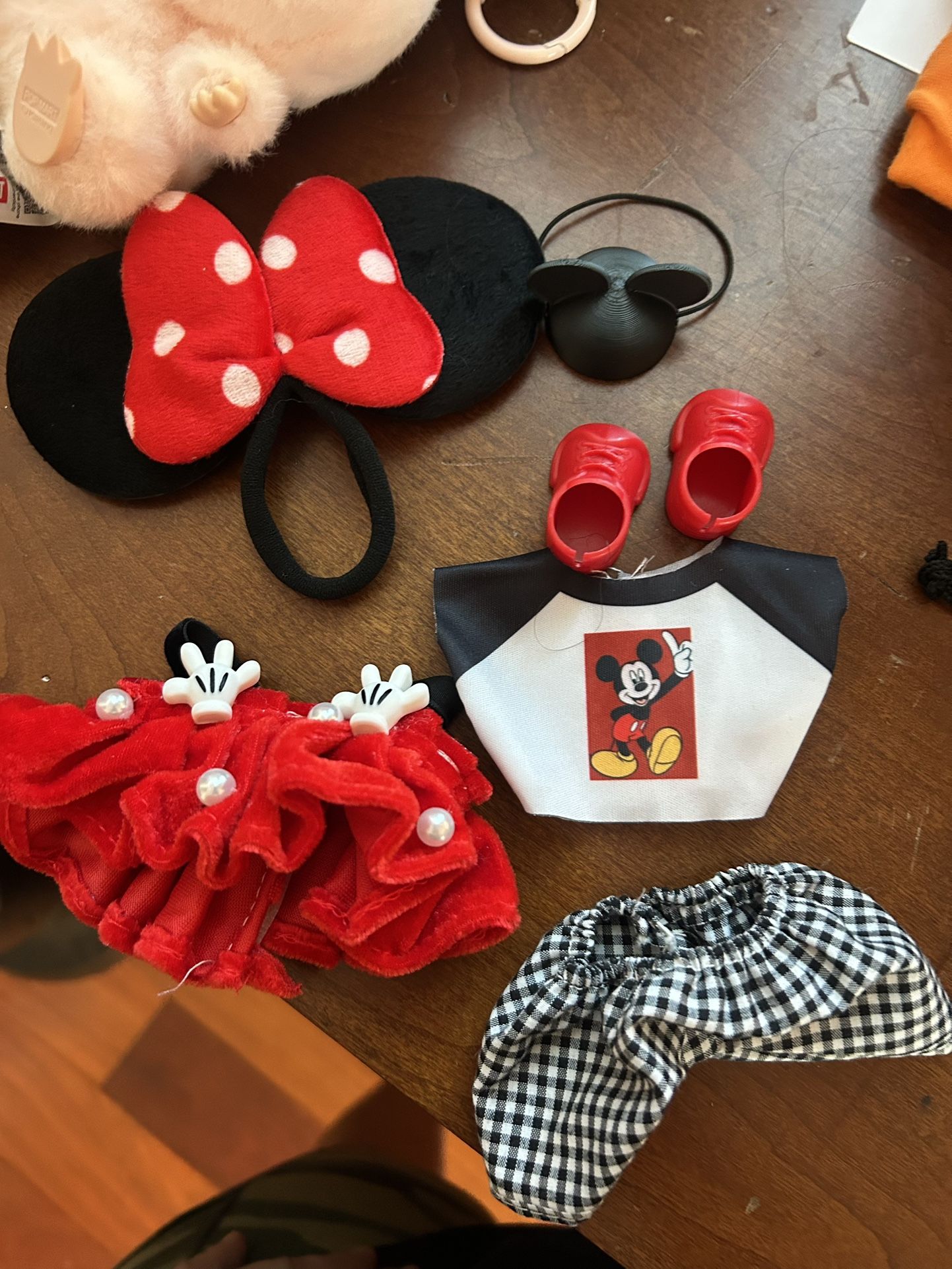 labubu mickey and minnie outfits 