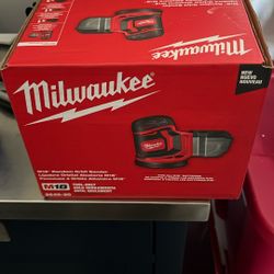 Milwaukee Random Orbit  Sander