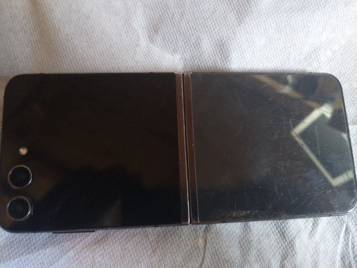 Samsung Z Flip 6