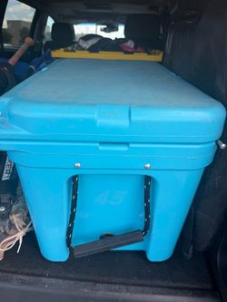 Yeti 45 Quart Hard Cooler Blue