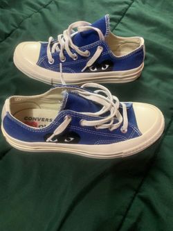 Converse blue tennis shoes