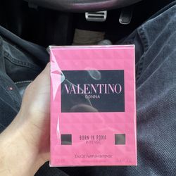VALENTINO  BORN IN ROMA “Intense”