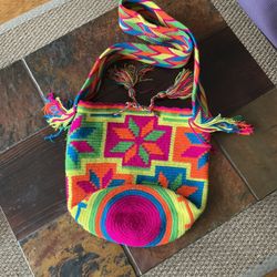 Vibrant, handcrafted Wayuu Mochila bag from Colombia