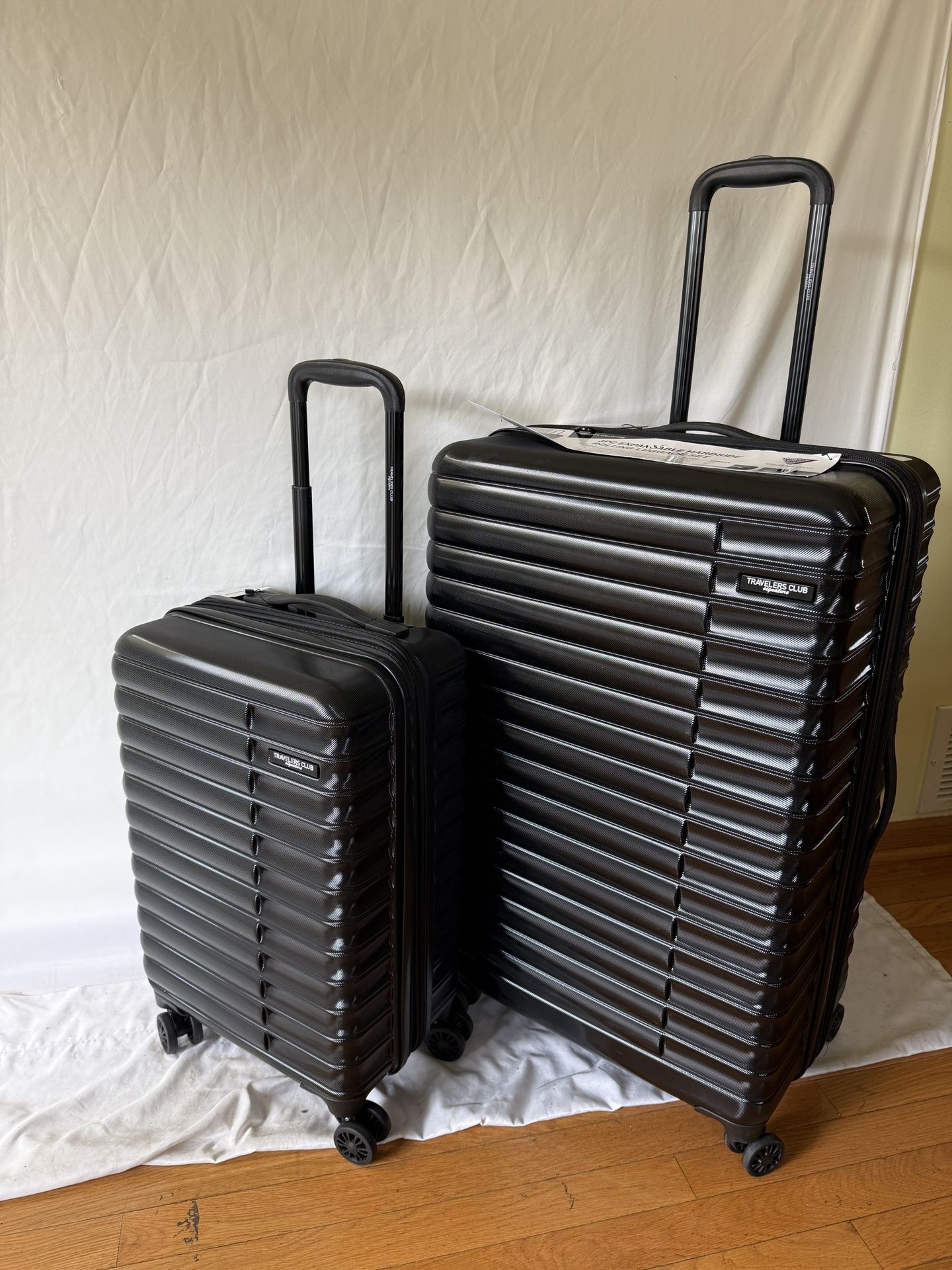 Travelers Club 2 Piece Luggage Set Black 30”&22”