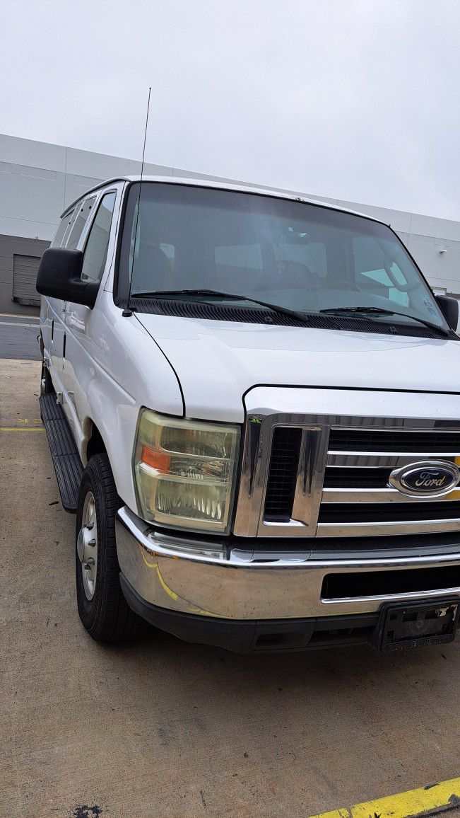 Ford  2008 Extended 350