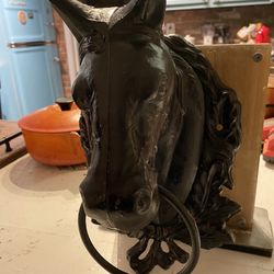 Antique Vintage Black Cast Iron Horse Head Wall Mount Hitching Post Barn Decor