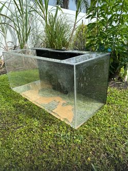 Acrylic aquarium fish tank