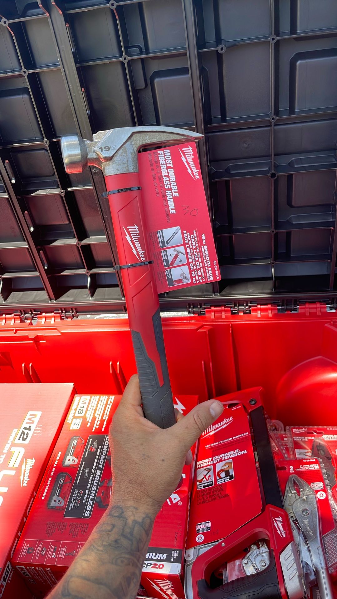 Milwaukee 19 ounce fiberglass hammer