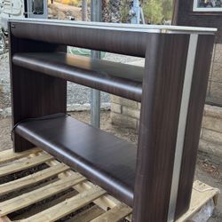 Hand and foot station