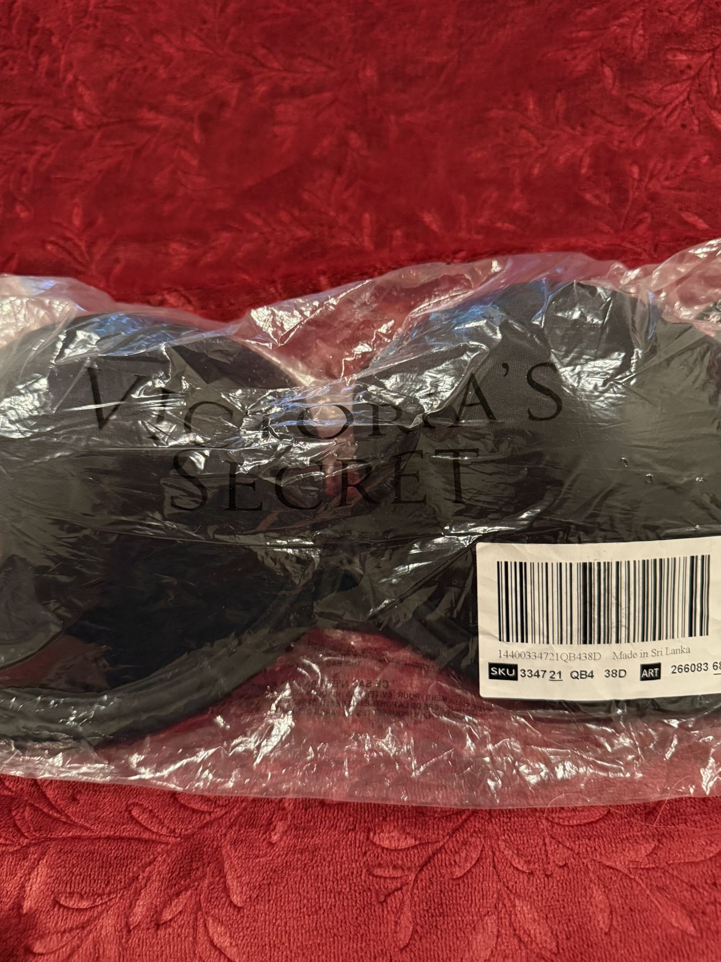 VICTORIA SECRETS BRAS NEW