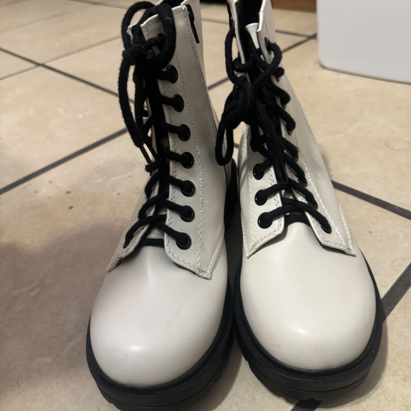 UnR8ed Black Boots/White Boots
