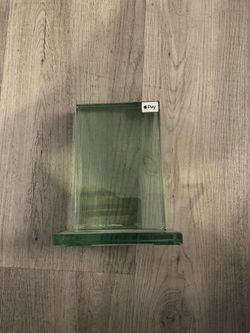 MINIMALIST PORTRAIT FRAME, Award Stand