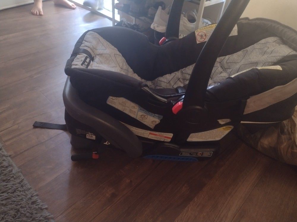 Newborn Carseat