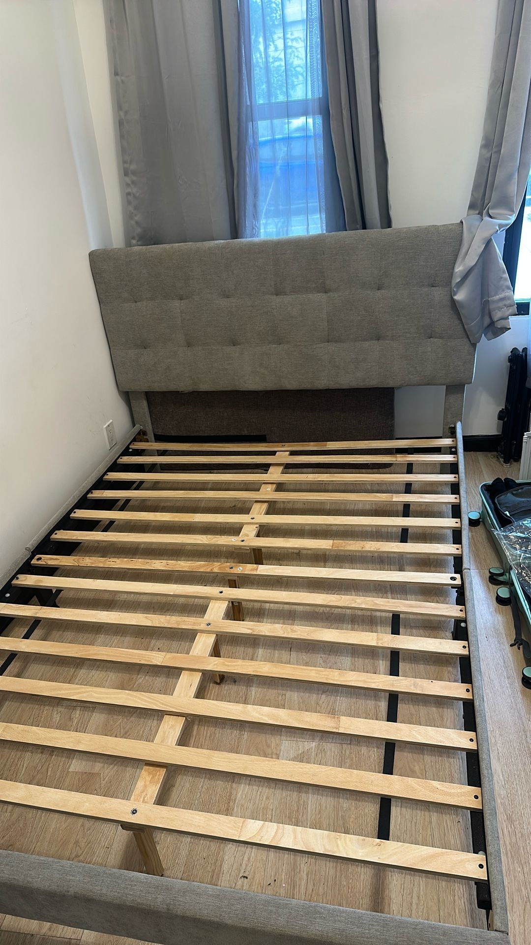 Queen Size Bed Needs To Picked Up Before Tomorrow Free !!!