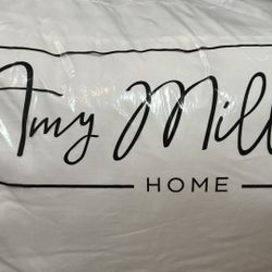 Amy Miller 2-Pack Jumbo Pillows 20” X 28” (50cm X 78 Cm)