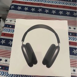 AirPod max Gen 2 USBC Brand new sealed $260 Also can be delivered.