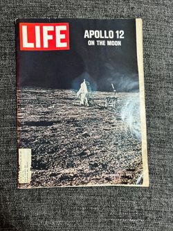 Collection Of Old LIFE Magazines
