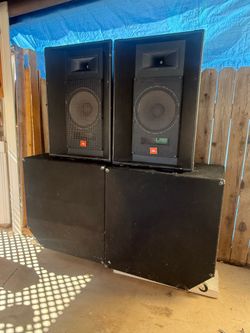 Two JBL 14” with twitter and two serving Vega 18” Stroker