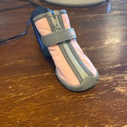 New Dog boots Size 5  4-Piece