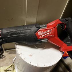 M18 FUEL 18V Milwaukee Sawzall