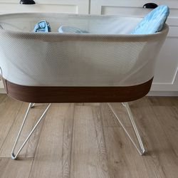 Baby Snoo Smart Sleeper with baby sacks included