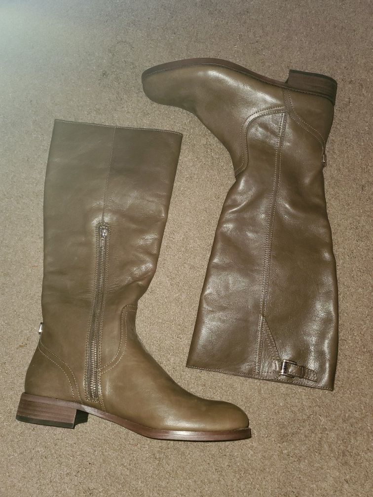 Coach boots