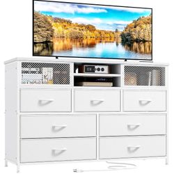 White Dresser for Bedroom with Charging Station, TV Stand for Bedroom for 43" TV with 7 Drawers and Mesh Door Chest of Drawers for Living Ro