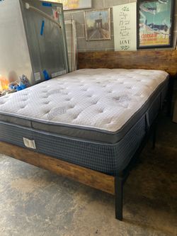 Bed Queen size