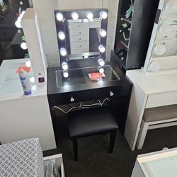 Brand New Vanity W Hollywood Mirror And Stool $359