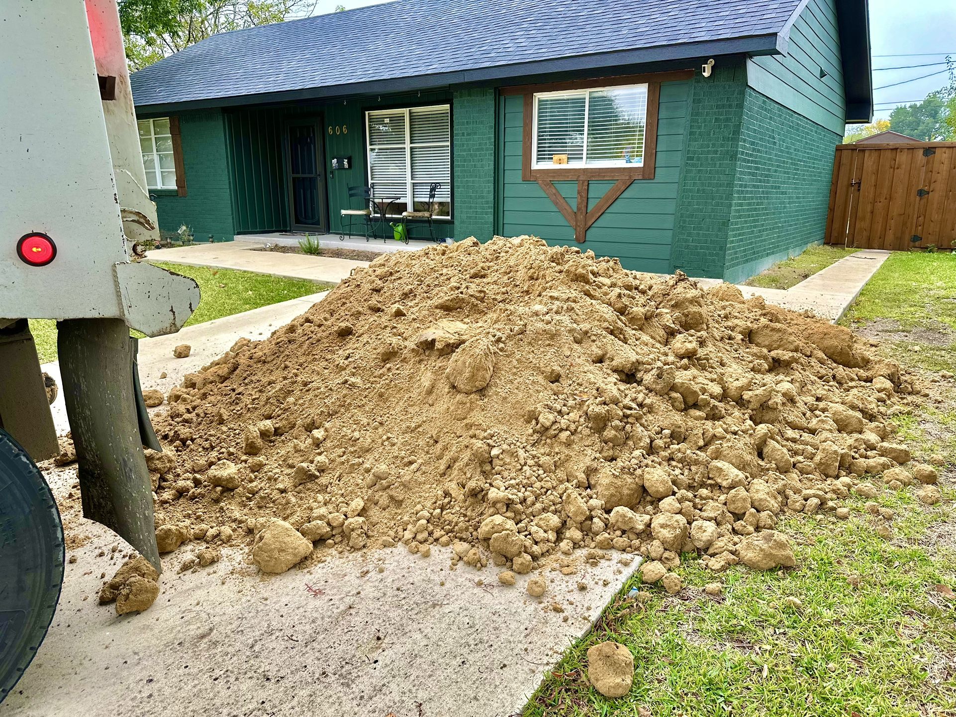 Topsoil, Fill Dirt, Select Fill, Sand, Sandy Loam for Sale in Dallas