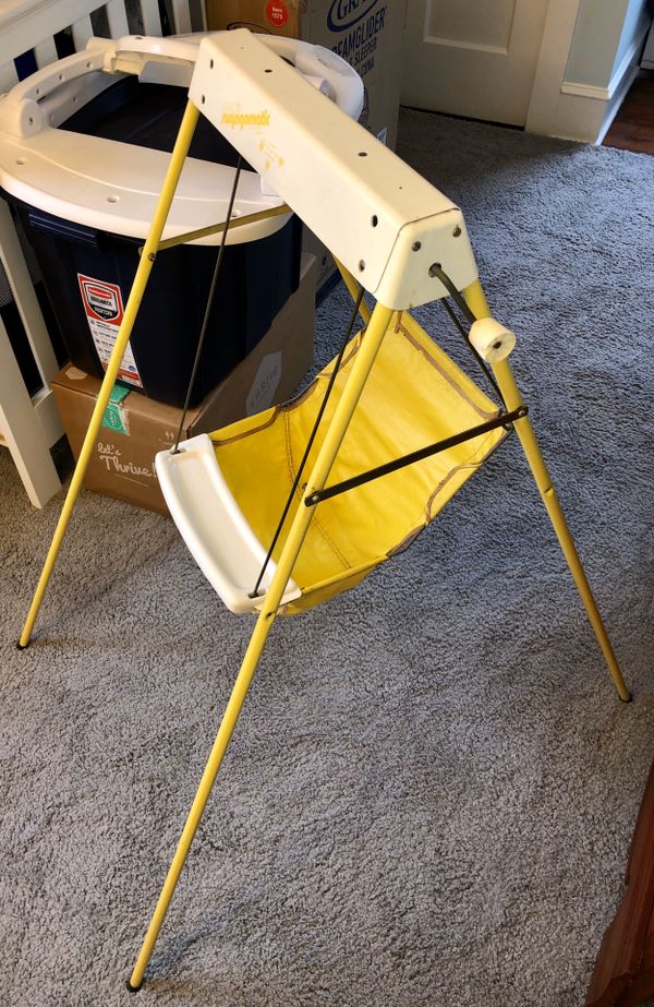 RARE Vintage Graco Swyngomatic Hand Crank Wind Up Baby Swing Yellow
