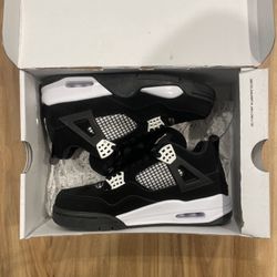Jordan 4 White Thunder Size 8.5 Good Condition 