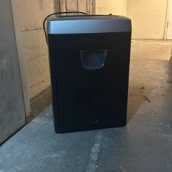 Fellowes Commercial Paper Shredder Works Great