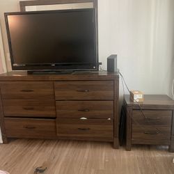Queen Size Bedroom Set 